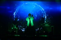 あらき「ARAKI LIVE ARK -syokou no toki- ONLINE」の様子。（写真提供：小松陽祐［ODD JOB］）