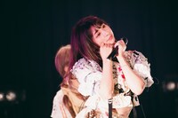 巫まろ（撮影：二宮ユーキ）