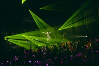 道重さゆみのライブ中の様子。（撮影：二宮ユーキ）