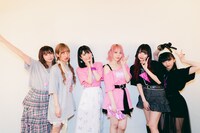 「ライブナタリー Presents RESPECT! Vol.2」より、バックステージでの道重さゆみとZOC。（撮影：二宮ユーキ）