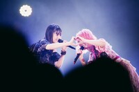 左から道重さゆみ、大森靖子。（撮影：二宮ユーキ）