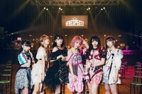 「ライブナタリー Presents RESPECT! Vol.2」より、道重さゆみとZOC。（撮影：二宮ユーキ）