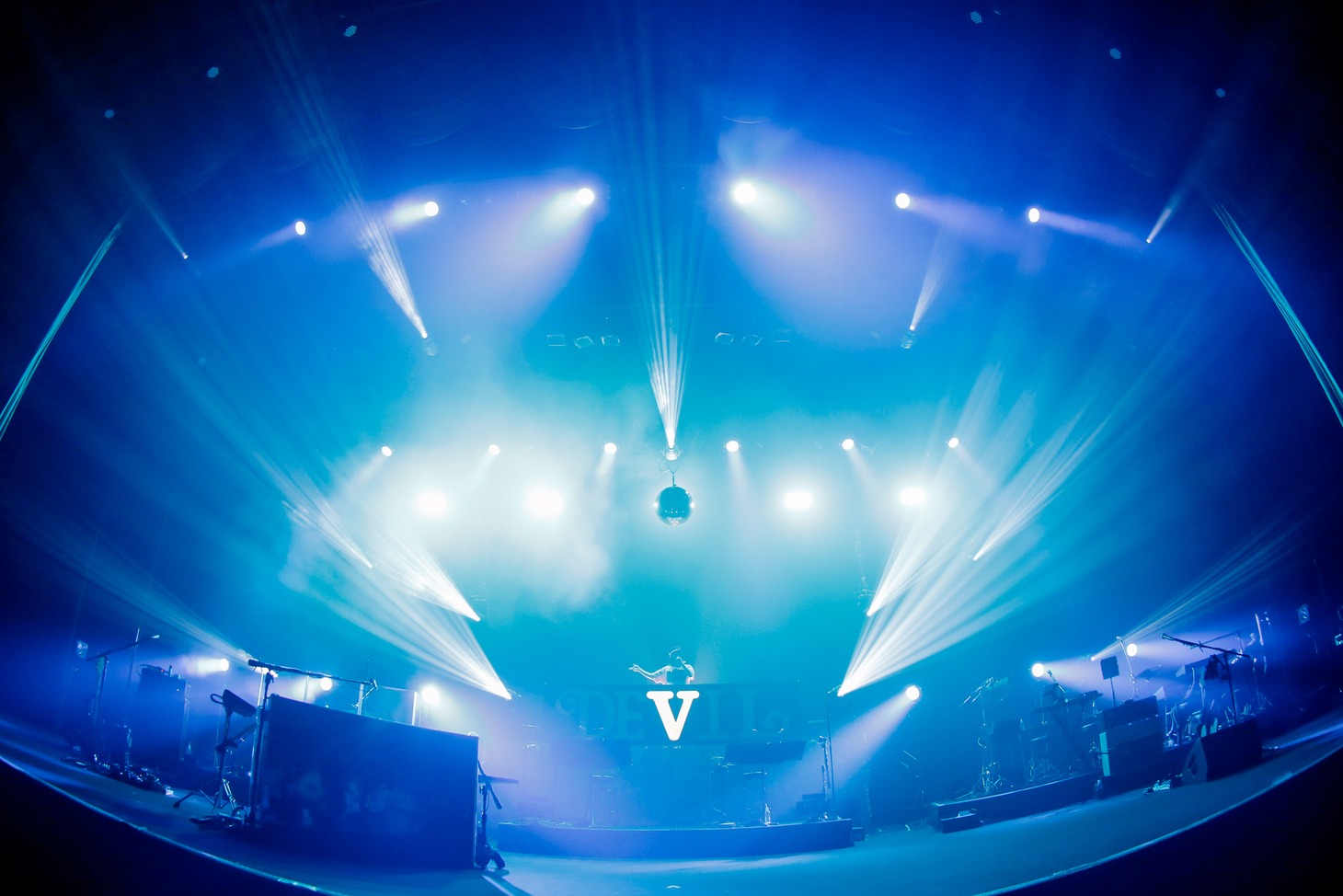 「Devil Tour "Promised"」東京公演の様子。（Photo by Taku Fujii）