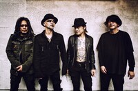 GASTUNK。左から2番目がBAKI（Vo）。