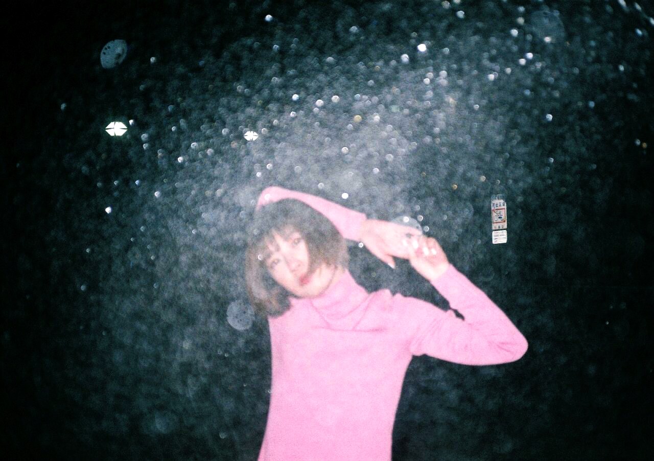 永原真夏、最新曲「霊能力」収めたカセットテープ発売