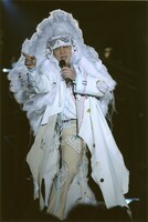 人気画像5位は「沢田研二、ソロ活動50周年バラードライブを東名阪で開催」より、沢田研二。