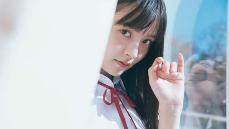 上坂すみれ Easy Love Mvで見せる制服 メイド ヒッピーヒッチハイカー姿 動画あり 音楽ナタリー