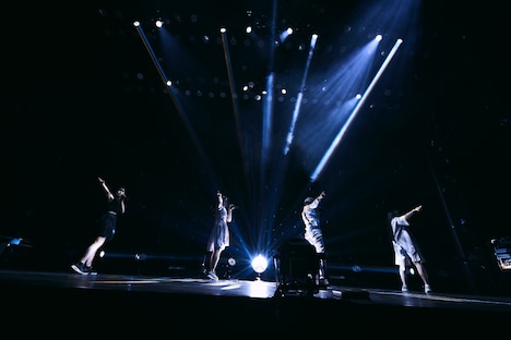 Maison book girl「Solitude HOTEL 9F」の様子。（撮影：稲垣謙一）