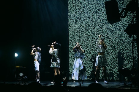 Maison book girl「Solitude HOTEL 9F」の様子。（撮影：稲垣謙一）