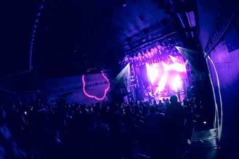 泣き虫「泣き虫1st One-Man LIVE『rendez-vous』」の様子。(撮影:後藤壮太郎)