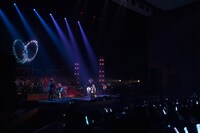 鈴木愛奈「Aina Suzuki 1st Live Tour ring A ring - Prologue to Light -」の様子。