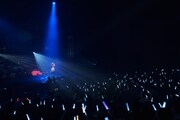 鈴木愛奈「Aina Suzuki 1st Live Tour ring A ring - Prologue to Light -」の様子。