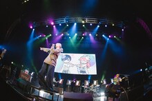ナナヲアカリ「Zenjinrui DoukangaetemoCuTe＠Zepp DiverCity TOKYO」の様子。（撮影：このタイミングで秋山）