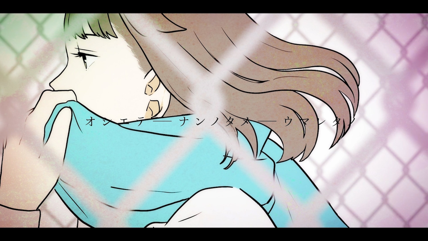 愛美「MAYDAY」ミュージックビデオより。