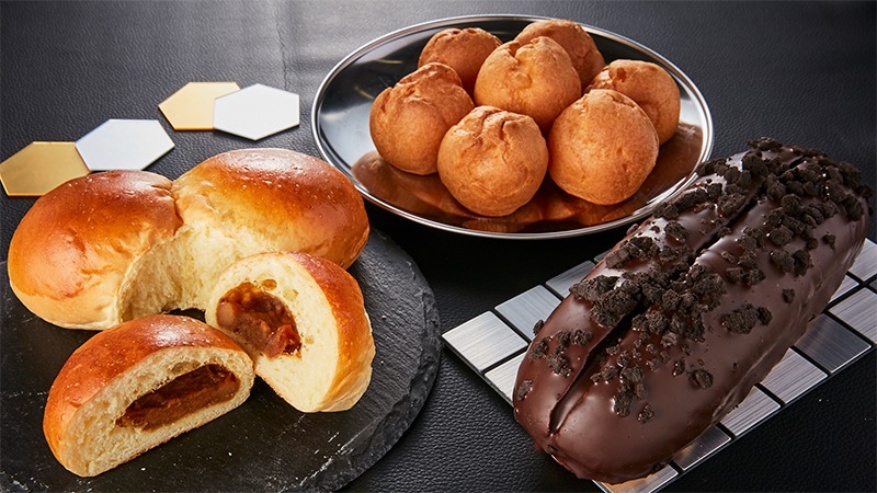 布袋寅泰とローソンストア100のコラボ商品3種。