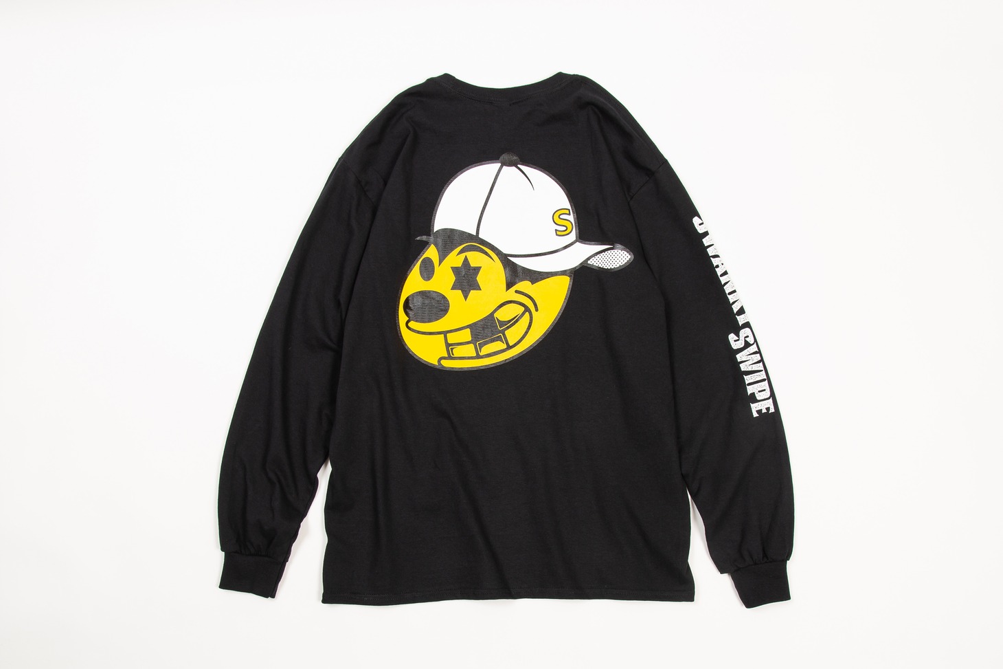 SWANKY SWIPEのロングスリーブTシャツ。