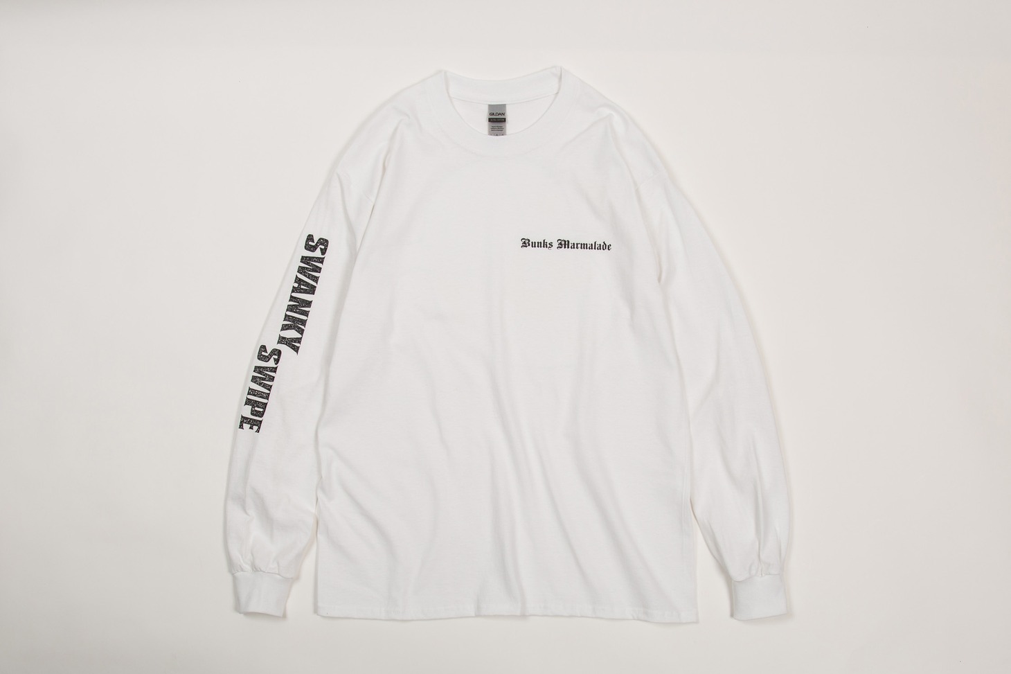 SWANKY SWIPEのロングスリーブTシャツ。