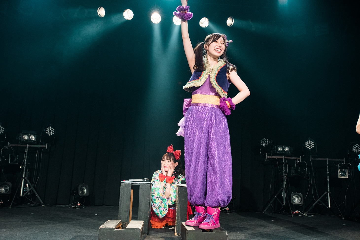 手押し相撲で優勝した大黒柚姫（右）。（撮影：曽我美芽）