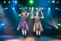 咲良菜緒、坂本遥奈からなるはなおん♪。（撮影：曽我美芽）