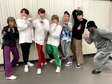 CUBERS、夏まゆみ（左）、YU-KI（右）。