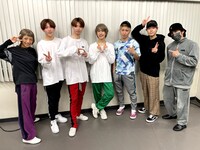 CUBERS、夏まゆみ（左）、YU-KI（右）。