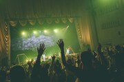 さくらしめじのワンマンライブの様子。（撮影：鈴木友莉）