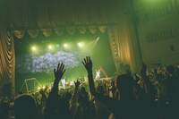 さくらしめじのワンマンライブの様子。（撮影：鈴木友莉）