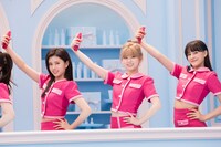 左からRIMA、RIKU、NINA。