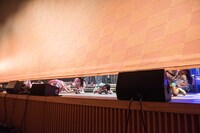 必死で手を振る虹コン。