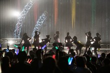 虹のコンキスタドール「いつかキミと見たミライより遥か」オープニングの様子。