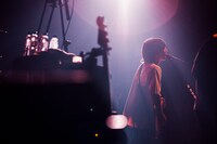 椎木知仁（G, Vo）（撮影：西槇太一）