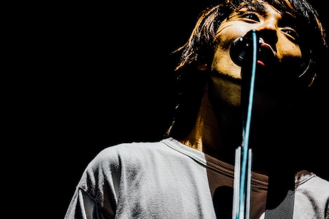 椎木知仁（G, Vo）（撮影：西槇太一）