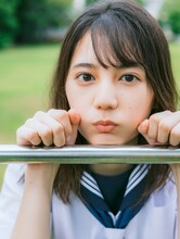 小坂菜緒1st写真集「君は誰？」より。（撮影：藤原宏）