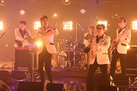 田島貴男と東京スカパラダイスオーケストラ。(c)日本テレビ