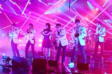 アイナ・ジ・エンドと東京スカパラダイスオーケストラ。(c)日本テレビ