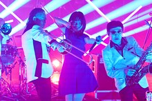 アイナ・ジ・エンドと東京スカパラダイスオーケストラ。(c)日本テレビ