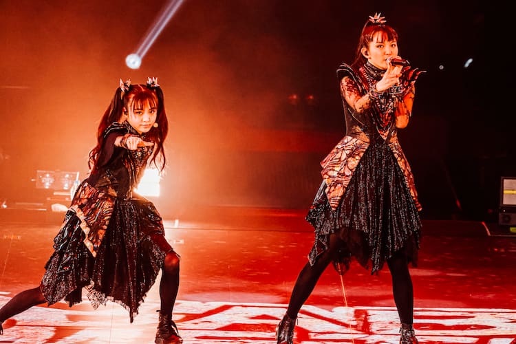 BABYMETALの“METAL RESISTANCE”、結成10周年記念の武道館公演で終幕 