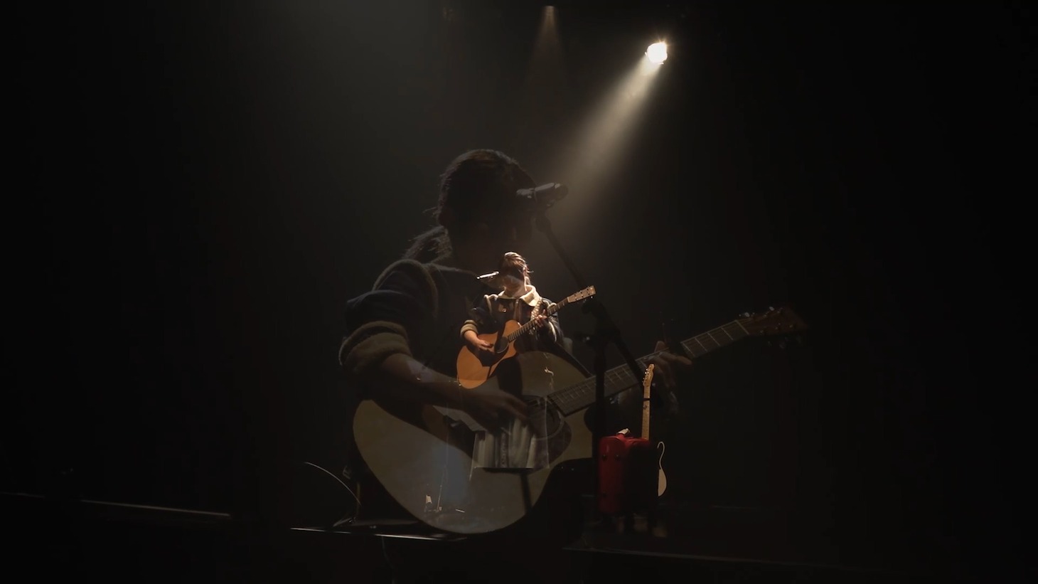 眉村ちあき「飛び出せ！日本元気女歌手ツアー ～ニューヨーク・パリ・ロンドン編～」の様子。