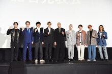 左からEXILE HIRO、東弘明、古田彰一、片寄涼太、関口メンディー、川村壱馬、吉野北人、世界、砂田将宏。