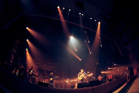 「YUJI NAKADA 10TH ANNIVERSARY SPECIAL LIVE "ALL THE TWILIGHT WANDERERS"」の様子。（撮影：笹原清明）