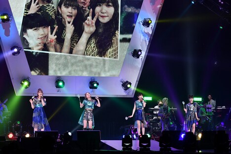 「Little Glee Monster Arena Tour 2021 "Dearest ∞ Future"」さいたまスーパーアリーナ公演の様子。（Photo by Yusuke Satou）