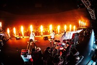 BLUE ENCOUNT「BLUE ENCOUNT ～Q.E.D : INITIALIZE～」横浜アリーナ公演の様子。（撮影：浜野カズシ）