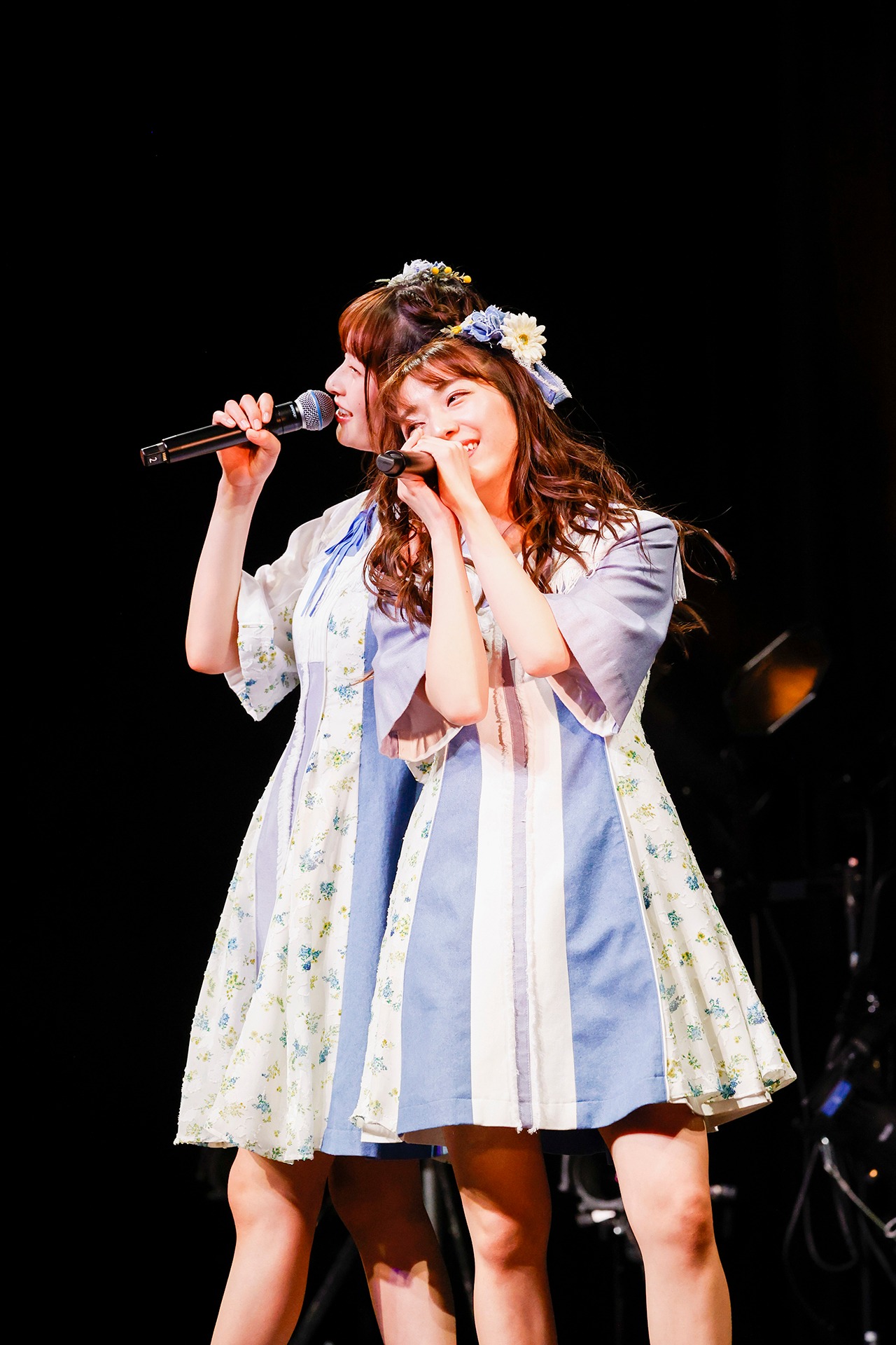 左から高井千帆、内藤るな。（撮影：笹森健一）