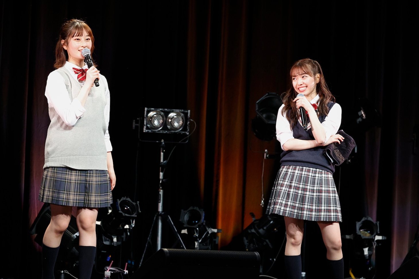 左から高井千帆、内藤るな。（撮影：笹森健一）