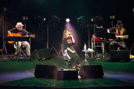 「ひよん道路交通センターピヨ崎のなんでもアコースティックラジオ」の様子。