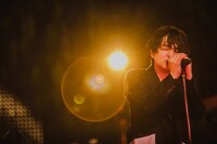 藤原聡（Vo, Piano）（Photo by TAKAHIRO TAKINAMI）