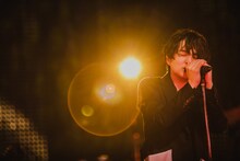 藤原聡（Vo, Piano）（Photo by TAKAHIRO TAKINAMI）