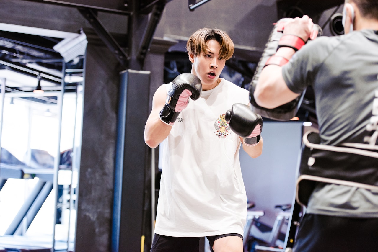 EXFIGHTでスパーリングをするRIKUさん。