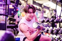 EXFIGHTでウエイトトレーニングをするRIKUさん。