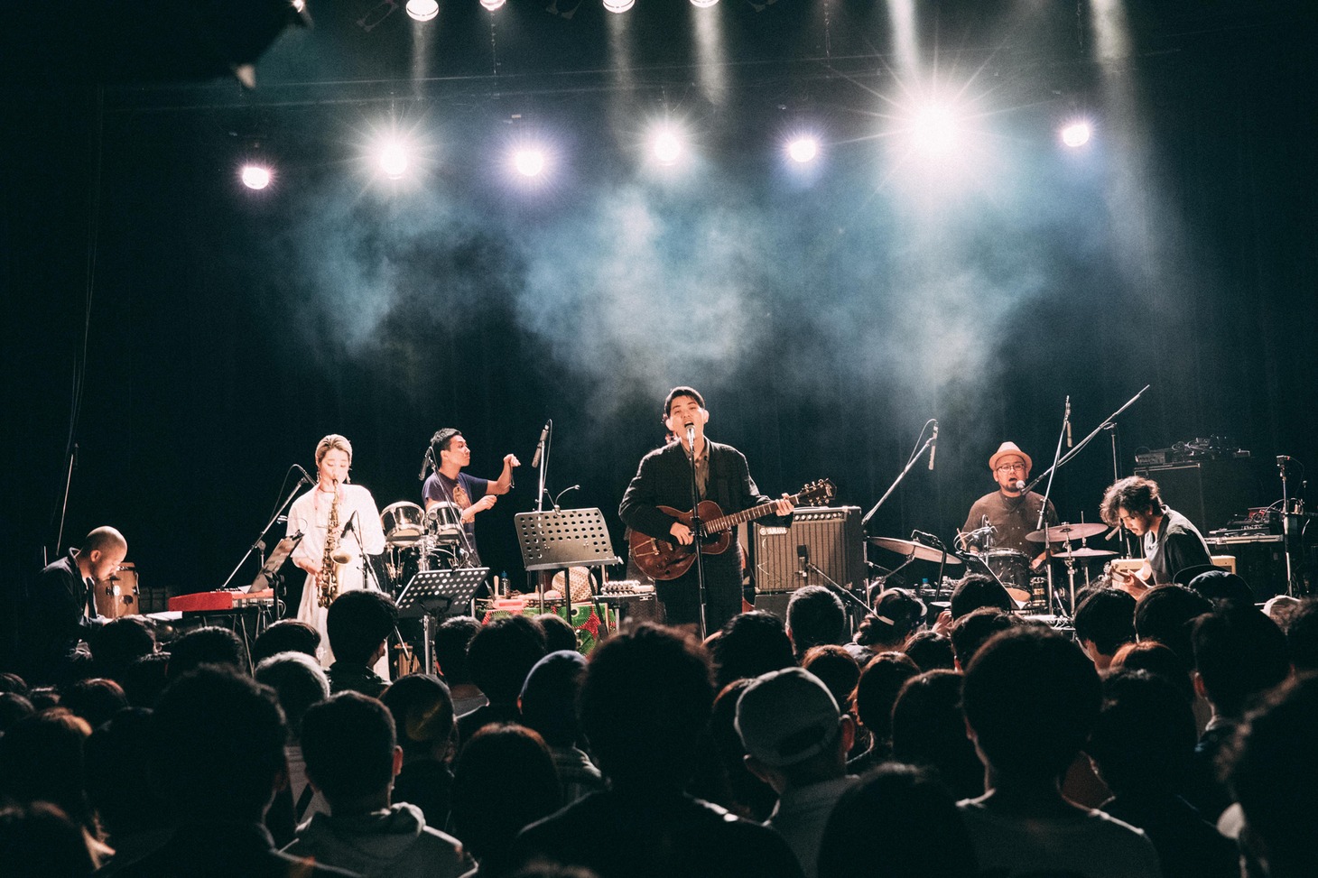 「WWW 10th Anniversary cero × 折坂悠太」の様子。（Photo by Ray Otabe）